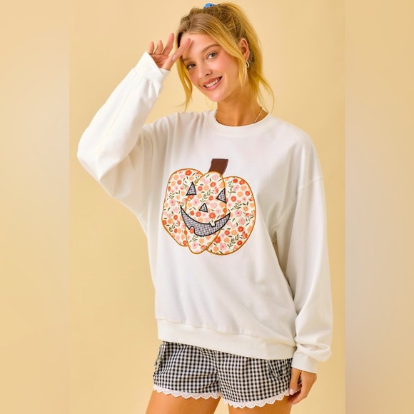 Sweaters - Hazy Daisy Halloween Sweatshirt S-L